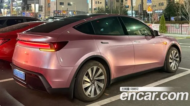 Tesla Model Y — Фото автомобиля 4