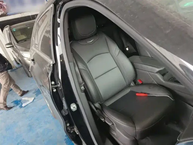Cadillac XT4 — Фото автомобиля 24