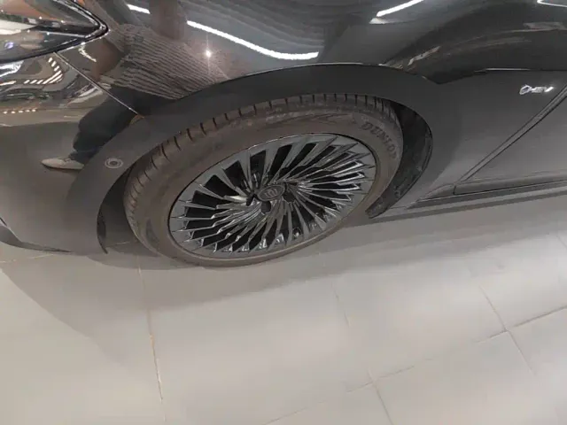 Toyota Crown — Фото автомобиля 22
