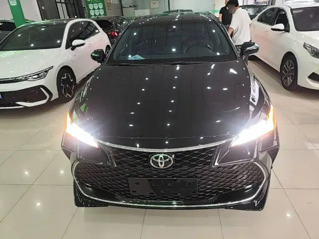 Toyota Avalon — Фото автомобиля 2