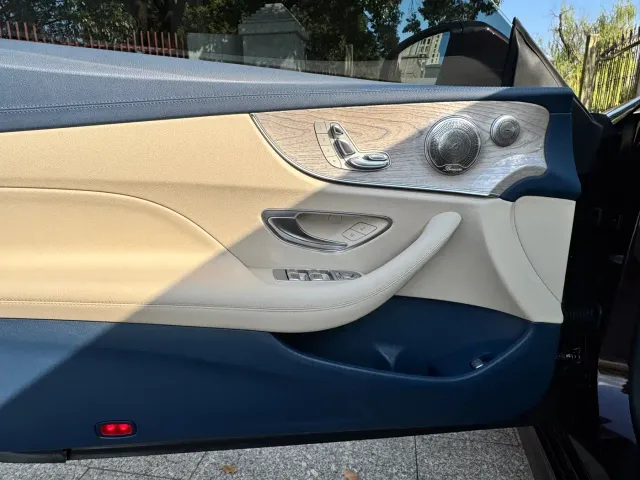 Mercedes-Benz E-Class — Фото автомобиля 15