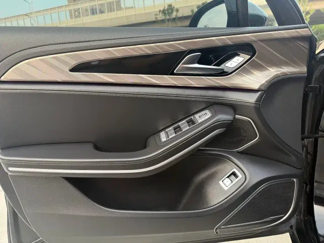Hongqi H9 — Фото автомобиля 3