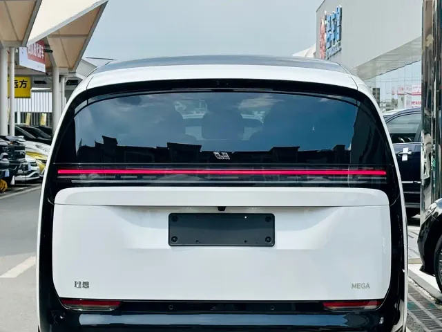 Li Auto Li Auto MEGA 2025 Model Home Family Special Edition — Фото автомобиля 3