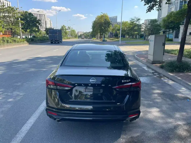 Nissan Teana — Фото автомобиля 9