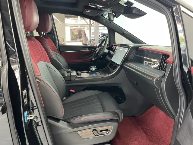 GAC Trumpchi M8 — Фото автомобиля 23