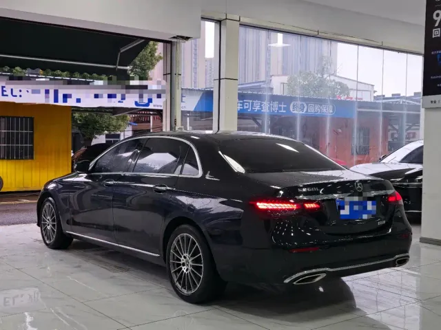 Mercedes-Benz E-Class — Фото автомобиля 10