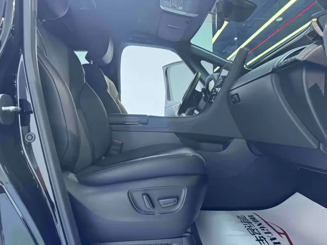 Toyota Vellfire — Фото автомобиля 11