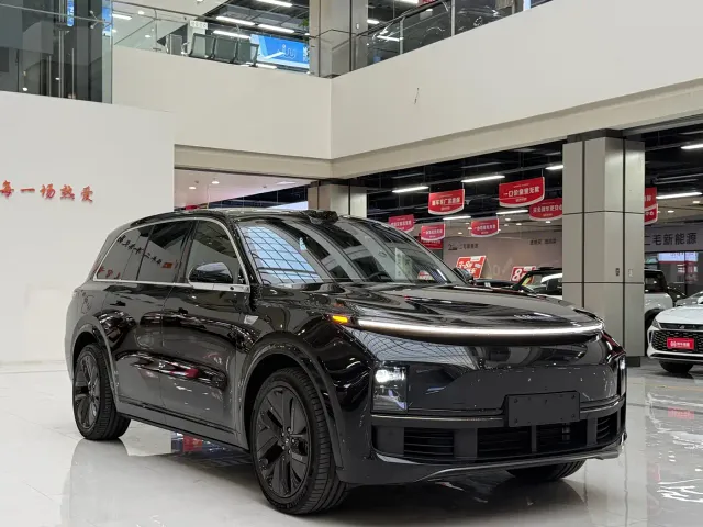 Li Auto L9 — Фото автомобиля 4