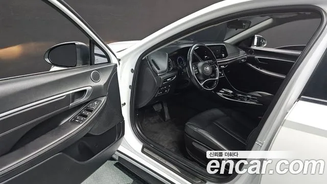 Hyundai Sonata Sonata (DN8) 2.0 LPG(Для проката) — Фото автомобиля 10