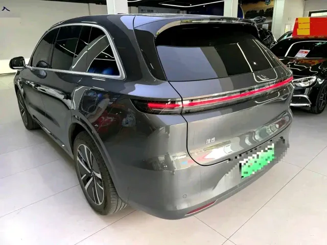 Li Auto L6 — Фото автомобиля 2