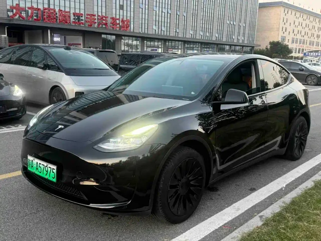 Фотография автомобиля — Tesla Model Y