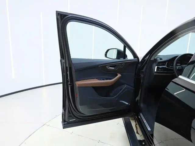 Audi Q7 — Фото автомобиля 18