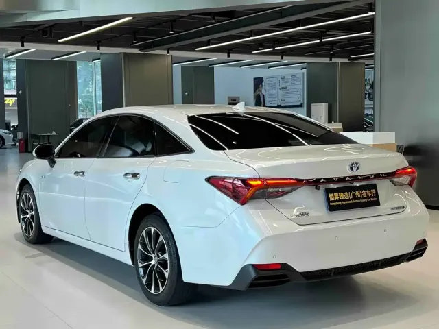 Toyota Avalon — Фото автомобиля 5
