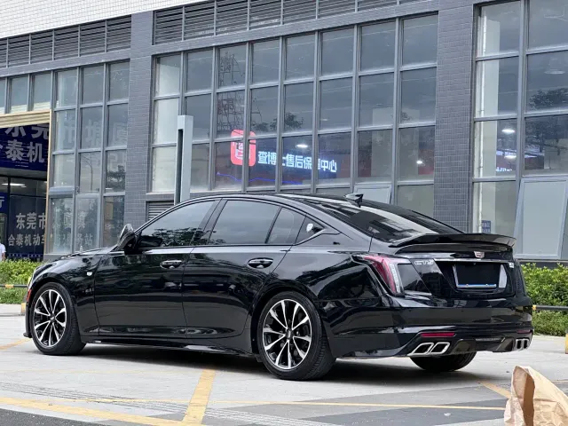 Cadillac CT5 — Фото автомобиля 4