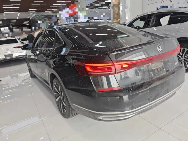 Volkswagen Passat — Фото автомобиля 4