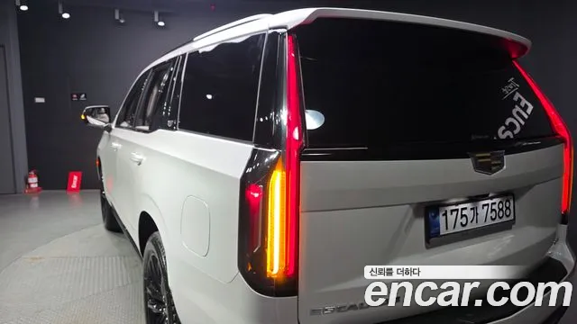 Cadillac Escalade Escalade 5 поколение — Фото автомобиля 22