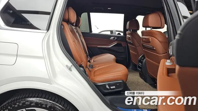 BMW X7 — Фото автомобиля 11