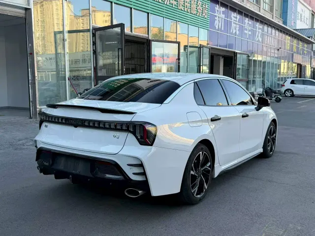 Lynk & Co 03 — Фото автомобиля 7