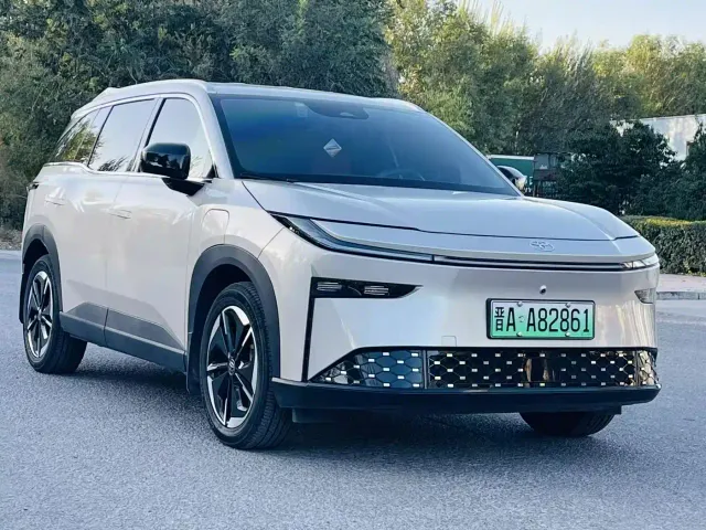 Toyota BoZhi 3X — Фото автомобиля 2