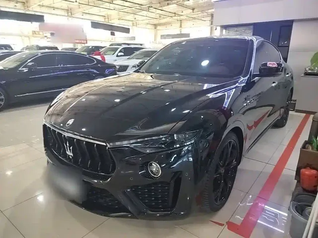 Фотография автомобиля — Maserati Levante