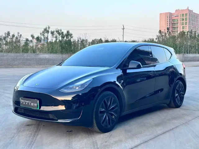 Фотография автомобиля — Tesla Model Y