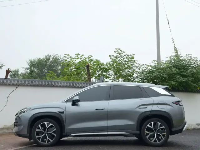 BYD Song L DM-i 2025 Smart Drive 160km Premium — Фото автомобиля 6