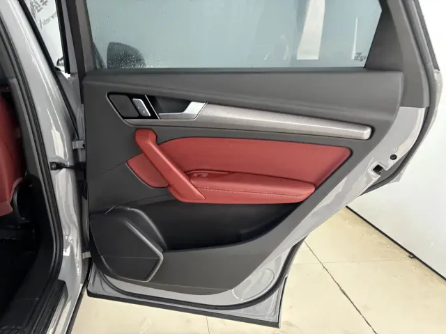Audi Q5L — Фото автомобиля 21