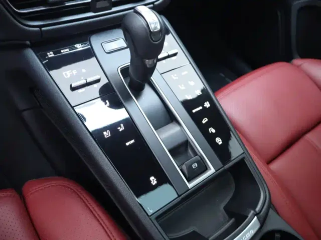 Porsche Macan — Фото автомобиля 13