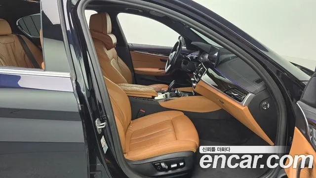 BMW 5 Series G30 — Фото автомобиля 26