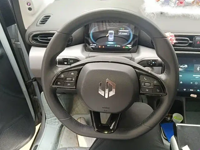 Leapmotor T03 — Фото автомобиля 10