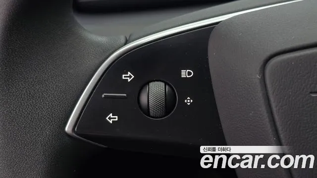 Tesla Model 3 — Фото автомобиля 22