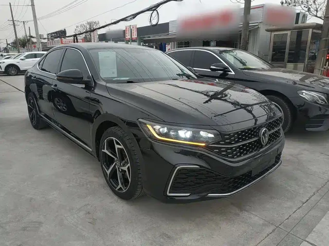 Volkswagen Passat — Фото автомобиля 21