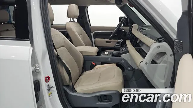 Land Rover Defender L663 — Фото автомобиля 12