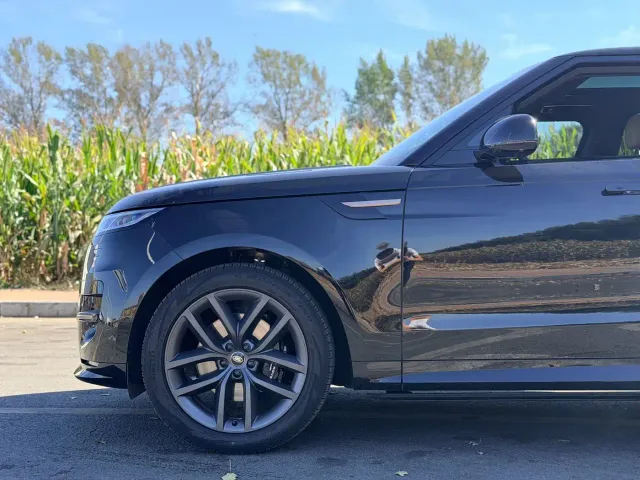 Land Rover Range Rover Sport — Фото автомобиля 4