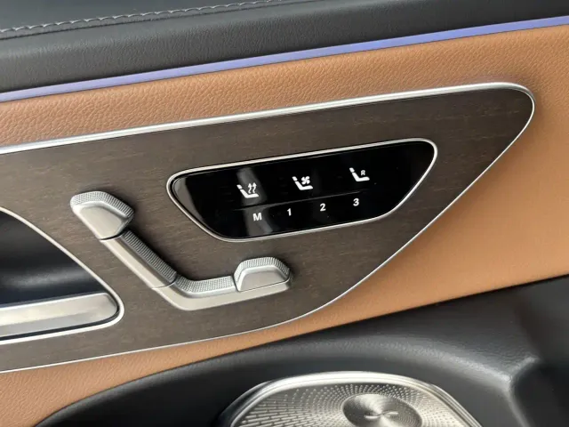 Mercedes-Benz E-Class — Фото автомобиля 11