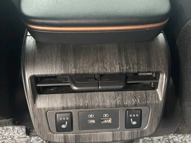 Nissan Ariya — Фото автомобиля 11