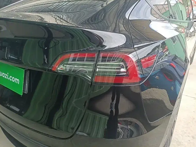 Tesla Model Y — Фото автомобиля 7