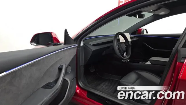 Tesla Model 3 — Фото автомобиля 8