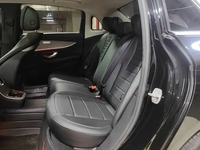 Mercedes-Benz E-Class — Фото автомобиля 16