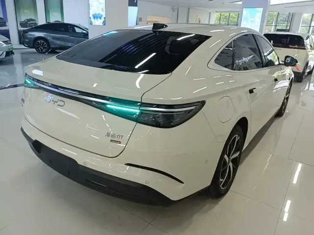 BYD Seal 07 DM-i — Фото автомобиля 6