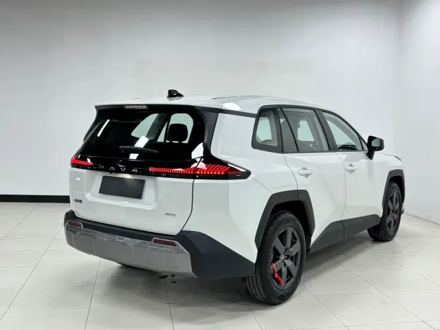 Toyota RAV4 — Фото автомобиля 4