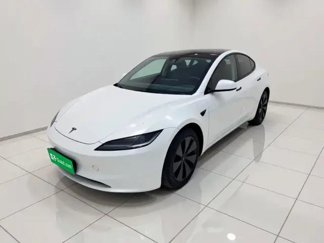 Фотография автомобиля — Tesla Model 3