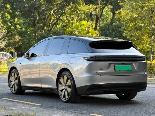 Li Auto i6 — Фото автомобиля 15