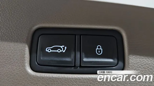 Genesis GV70 — Фото автомобиля 24