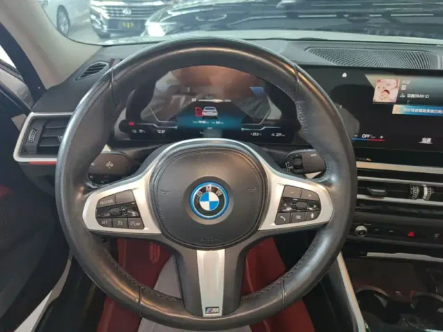 BMW i3 — Фото автомобиля 10