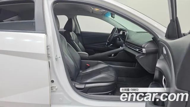 Hyundai Avante CN7 — Фото автомобиля 11