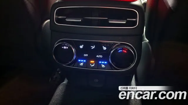 Genesis GV70 2.5T Бензин AWD — Фото автомобиля 18