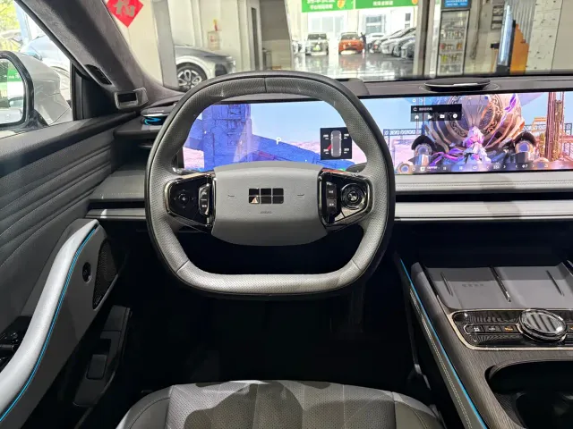 Geely Galaxy E8 — Фото автомобиля 8