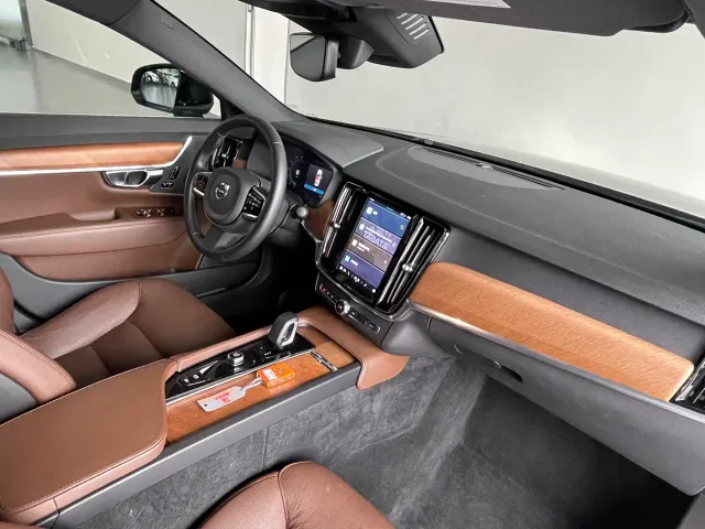 Volvo Volvo S90 2024 B5 Momentum Luxury Edition — Фото автомобиля 28