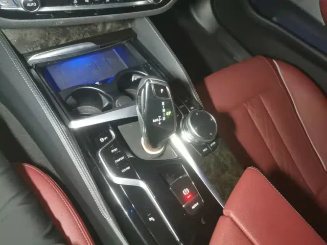 BMW 5 Series — Фото автомобиля 13